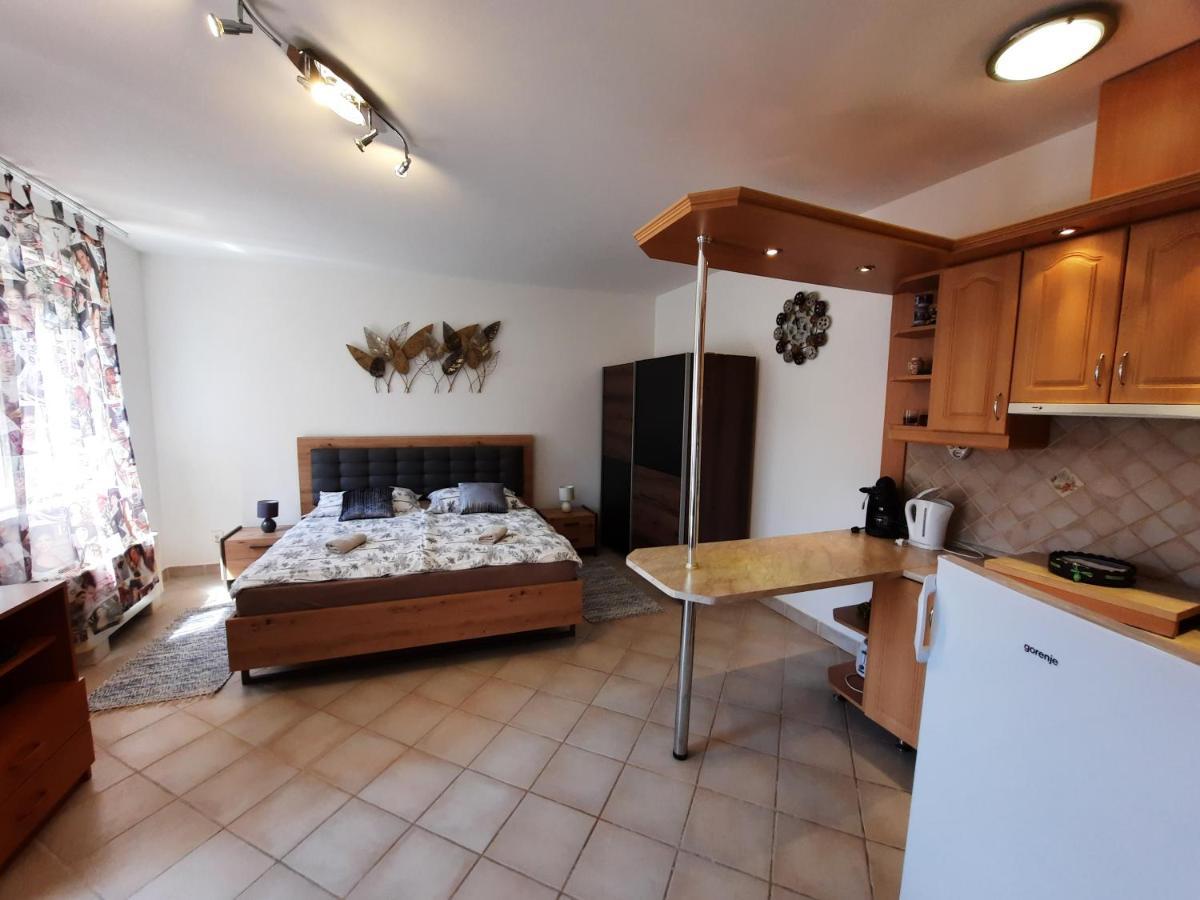Ferienwohnung Crazy Frog Gambrinusz Ii. Hajdúszoboszló Exterior foto